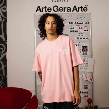 CAMISETA COLLEGE - FABRICA DA ARTE
