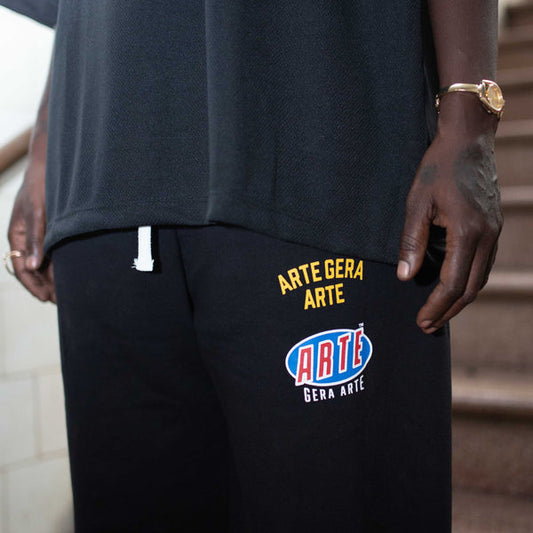 CALÇA MOLETOM ARTE GERA ARTISTA - PRETA